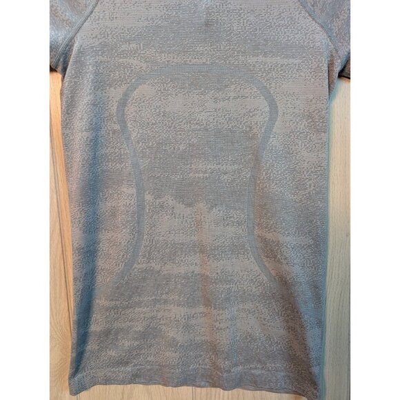 Lululemon Women's Size 6 Blue Swiftly Tech Short Sleeve Activewear T-Shirt - Picture 2 of 7